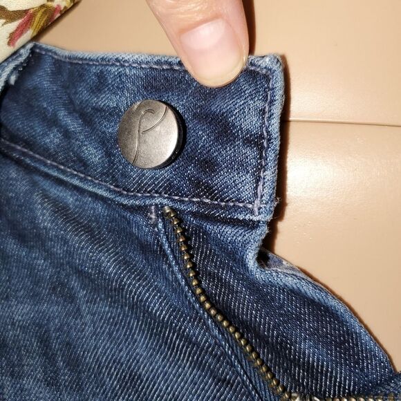 PAIGE Mid Rise Relaxed Wide Leg jeans - Picture 4 of 12